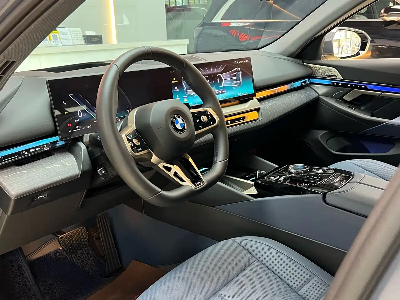 BMW 5 Series 2024 530Li Premium M Sport Package фото 8