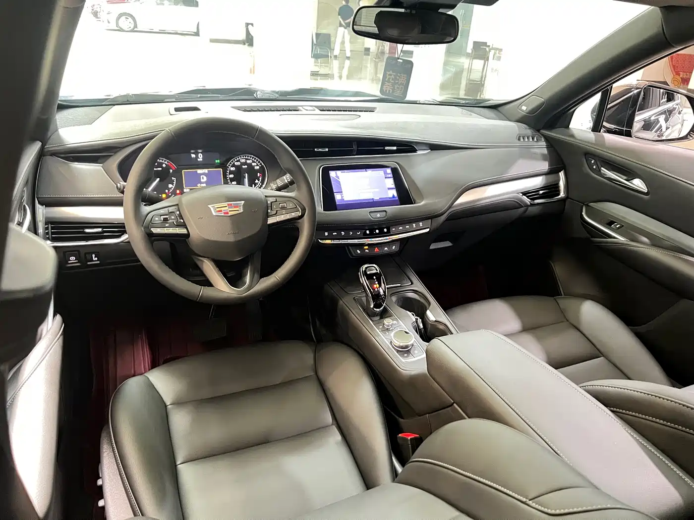 CADILLAC XT4