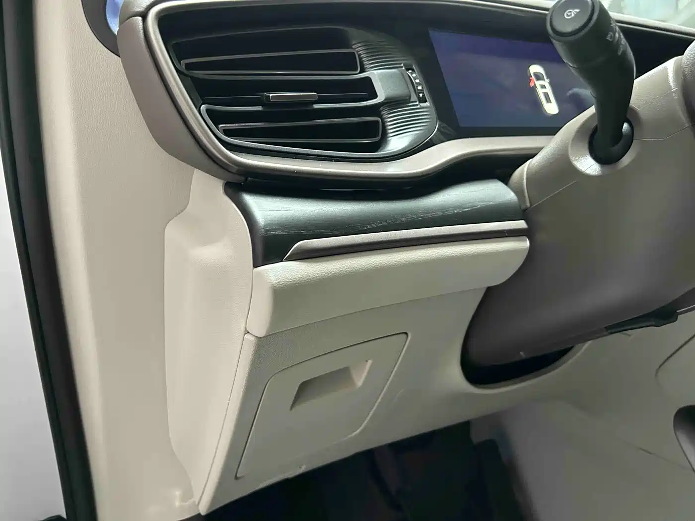 Denza D9 2022 DM-i 970 AWD Flagship фото 12