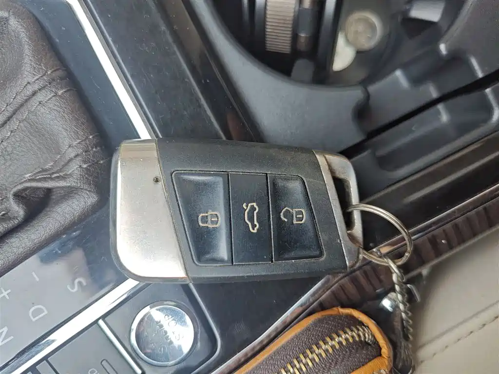 Volkswagen Passat 2016 280TSI DSG Honor Edition фото 9