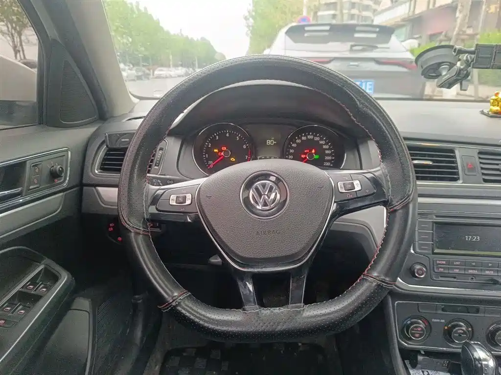 Volkswagen Lavida Tour 2017 230TSI DSG Comfort Edition фото 3