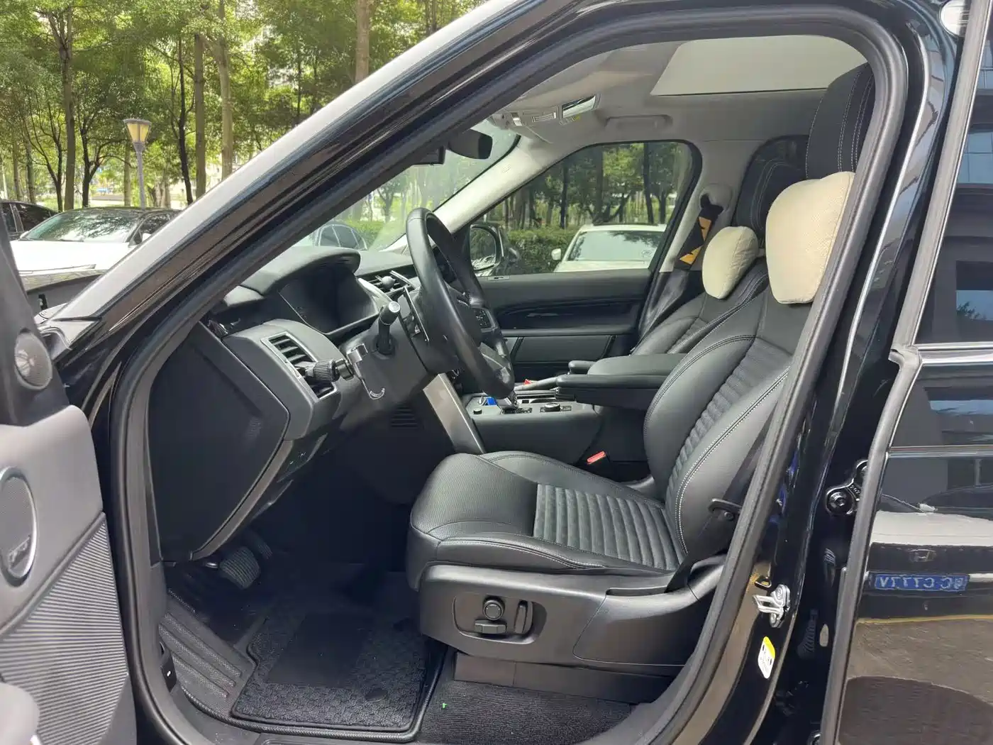 Photo 4 - Land Rover Discovery