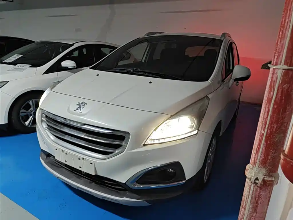 Peugeot 3008 2015 2.0L Automatic Classic Edition фото 2