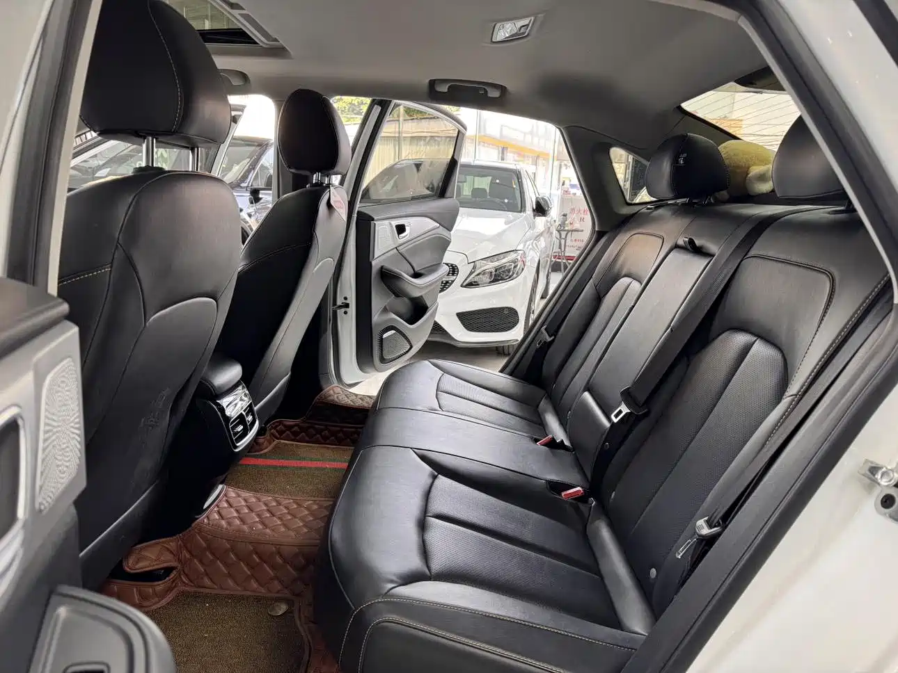 Фото 8 - Roewe i6 MAX