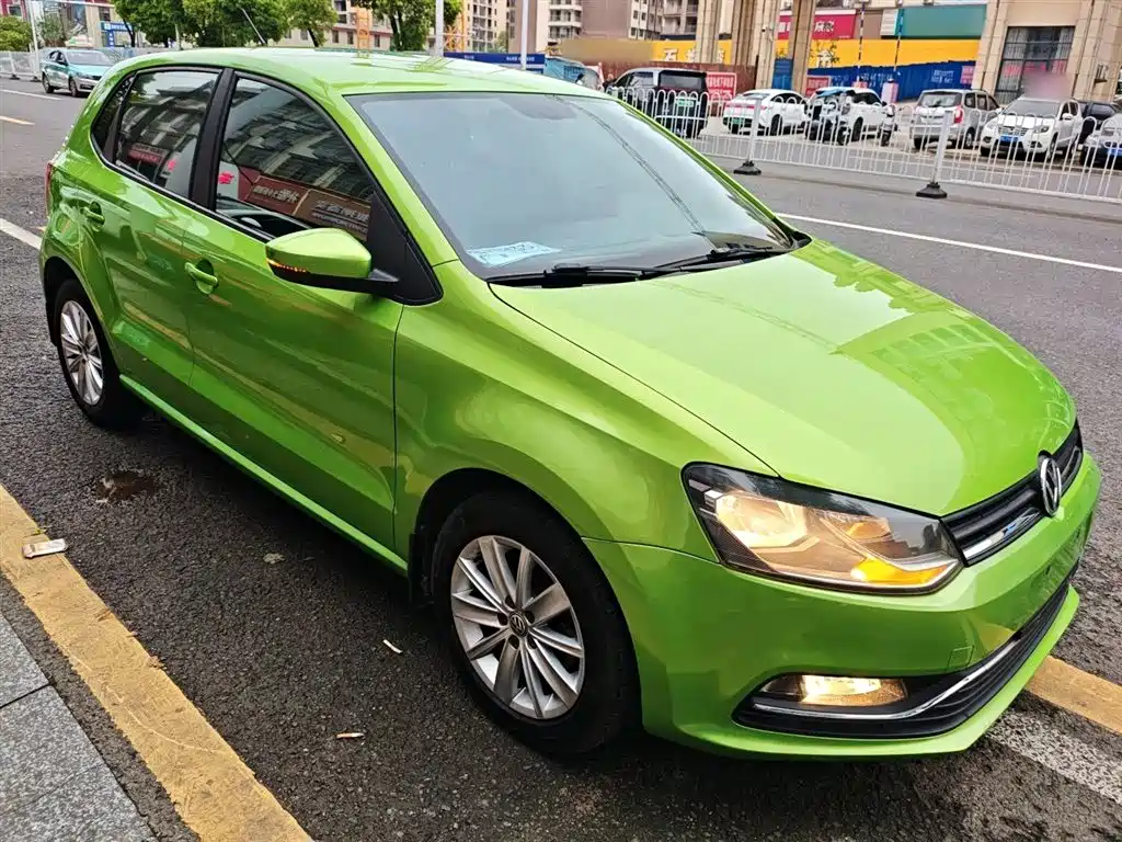 Volkswagen Polo 2014 1.6L Automatic Comfort Edition фото 4