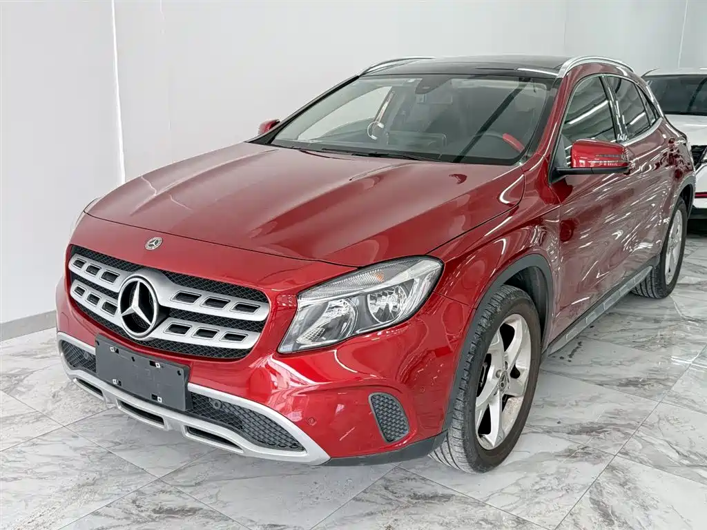 Mercedes-Benz GLA 2018 GLA 200 Dynamic фото 2