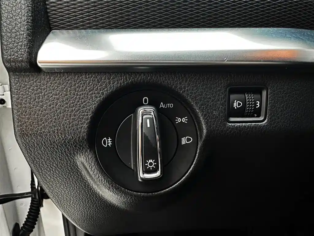 Škoda Kamiq 2022 1.5L Automatic Comfort Edition фото 20