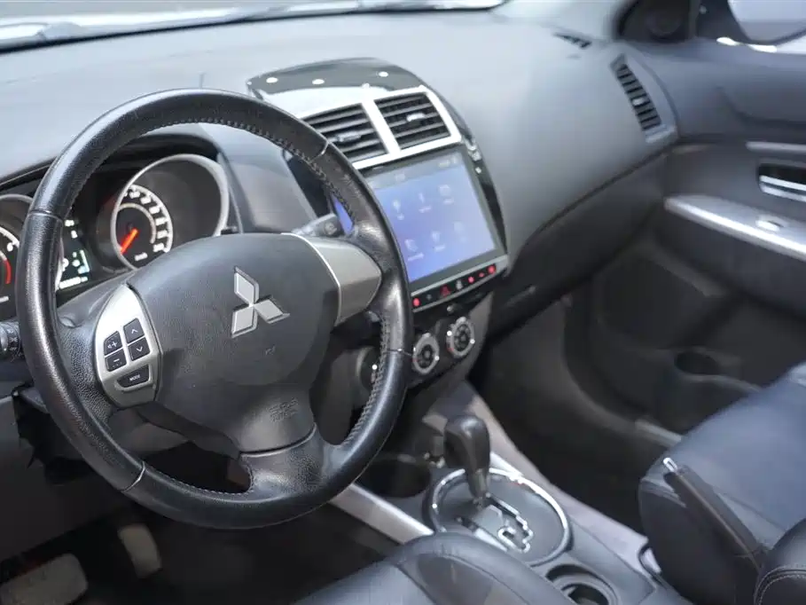 Mitsubishi ASX 2016 2.0L CVT 2WD Navigation Edition фото 10