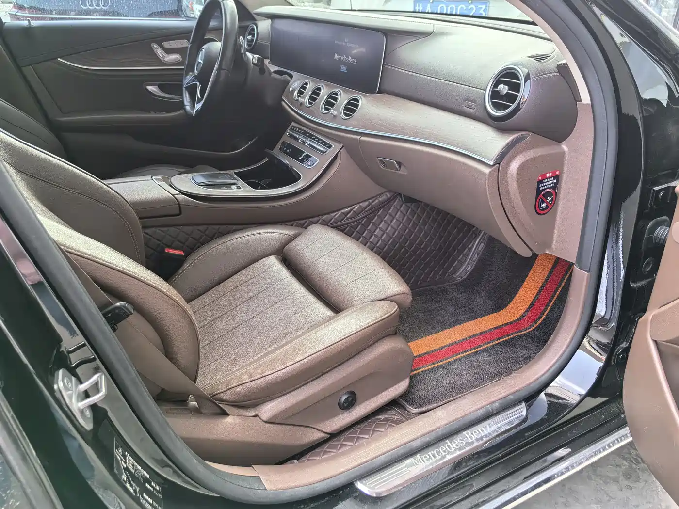Mercedes-Benz E-Class 2022 E 300 L Fashion фото 10