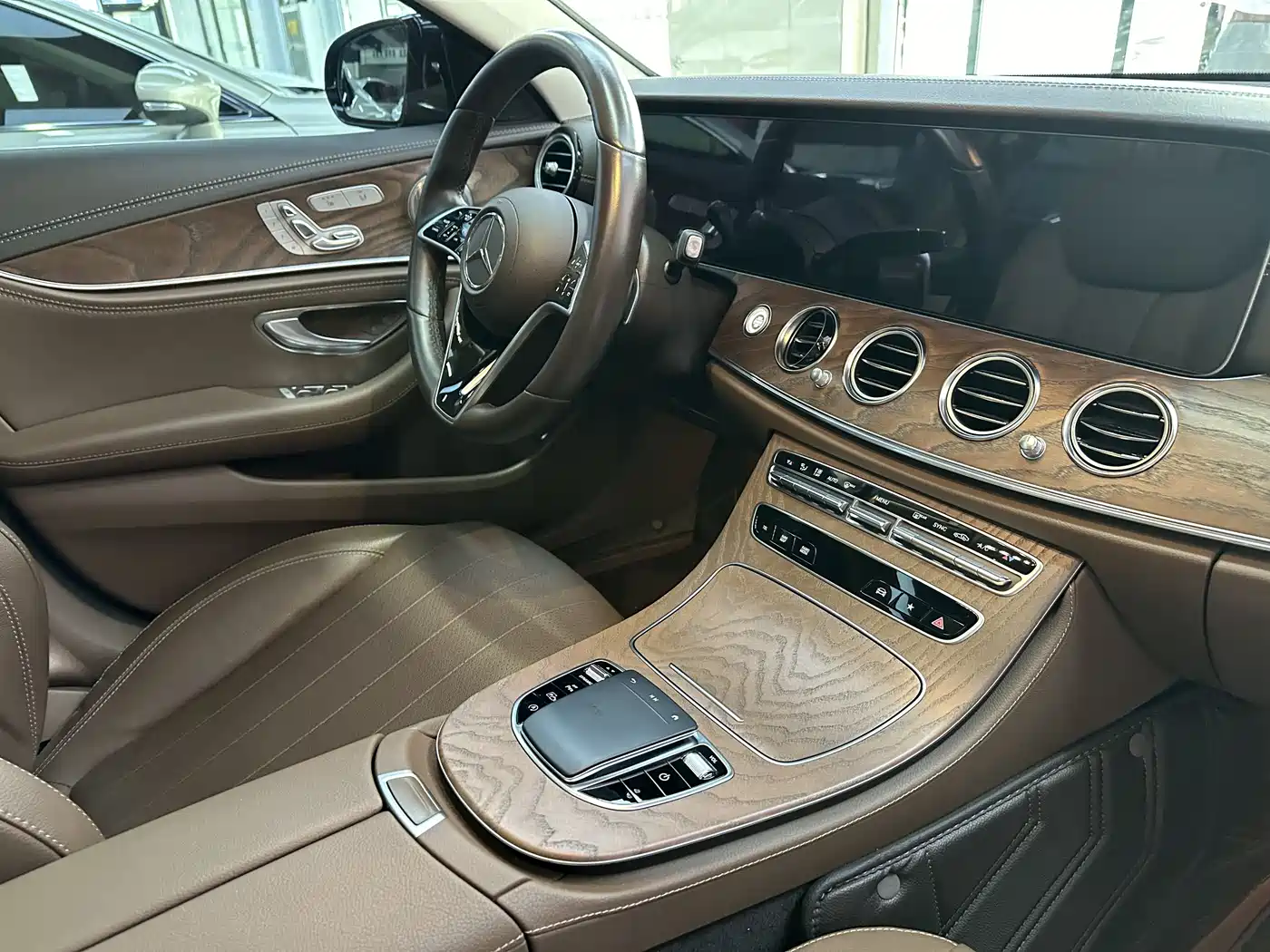 Mercedes-Benz E-Class 2023 Facelift E 300 L Fashion фото 12