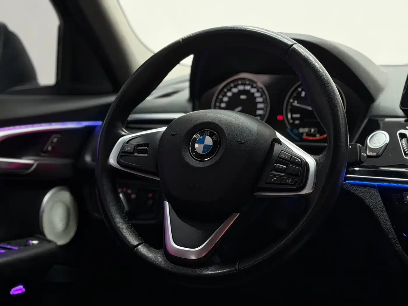 BMW 1 Series 2022 120i M Sport фото 11