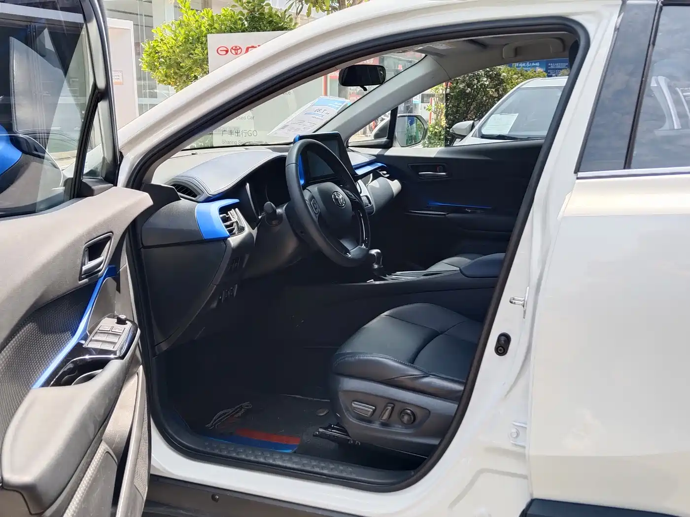 Toyota C-HR 2020 Model 2.0L Luxury фото 4