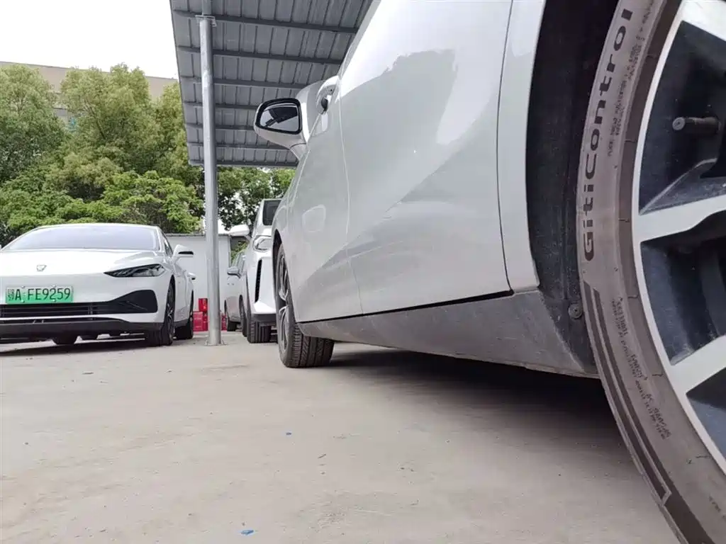 Roewe D7 2025 2025 DMH 125km World Champion Edition