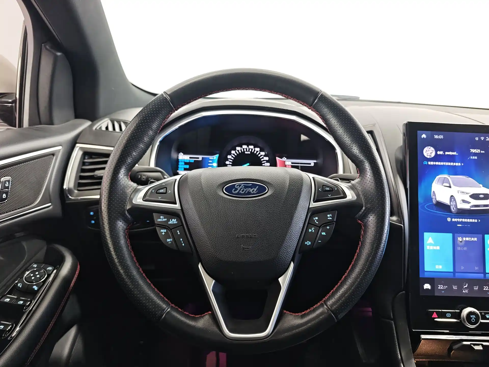 Фото 9 - Ford Edge