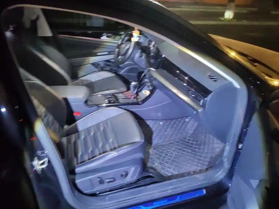 Volkswagen Passat 2019 330TSI Elite Version China VI фото 8