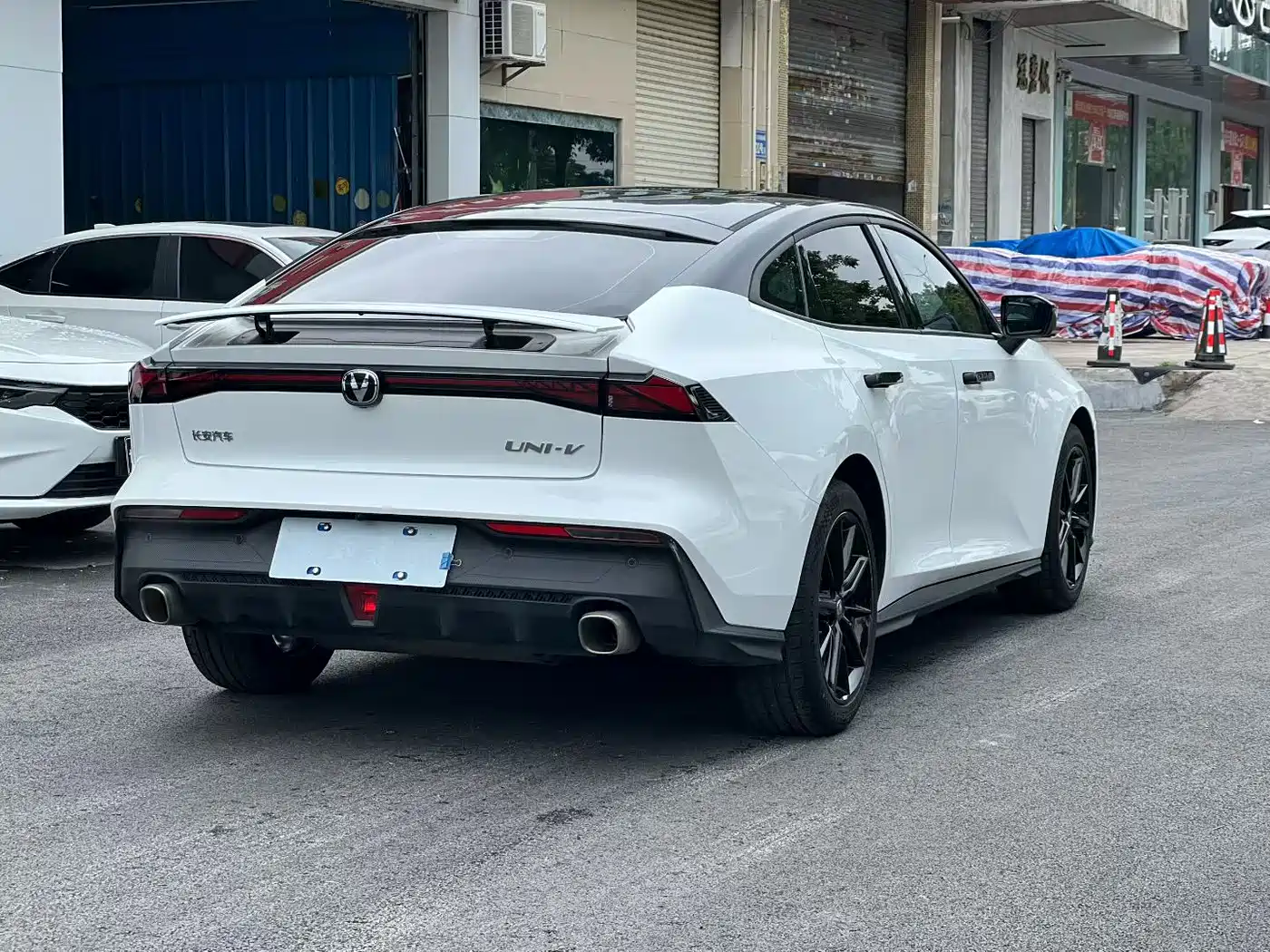CHANGAN UNI-V