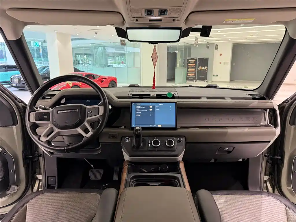 Land Rover Defender 2022 110 P400 X-DYNAMIC HSE фото 12