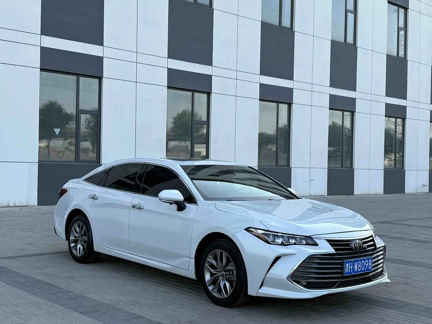 Toyota Avalon 2021 2.5L Luxury Edition фото 2