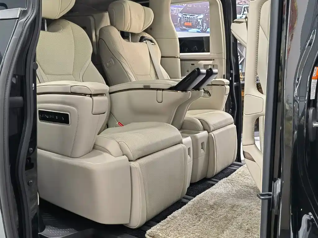Lexus LM 2023 500h 6-Seater Prestige Edition фото 10