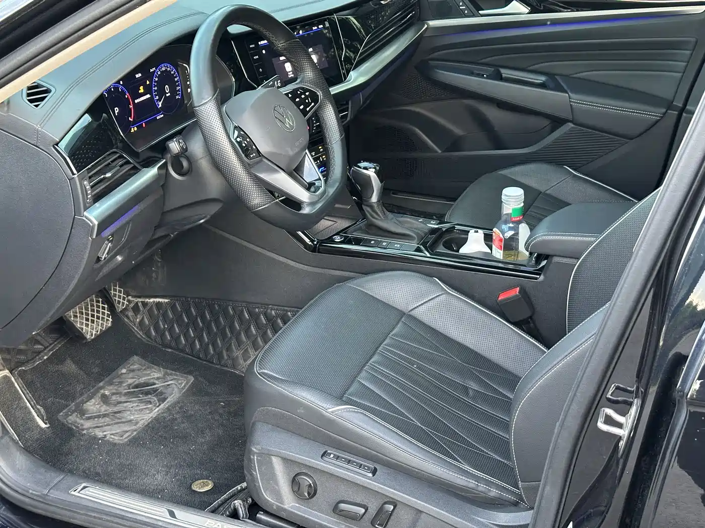 Volkswagen Passat 2023 330TSI Luxury Edition фото 4