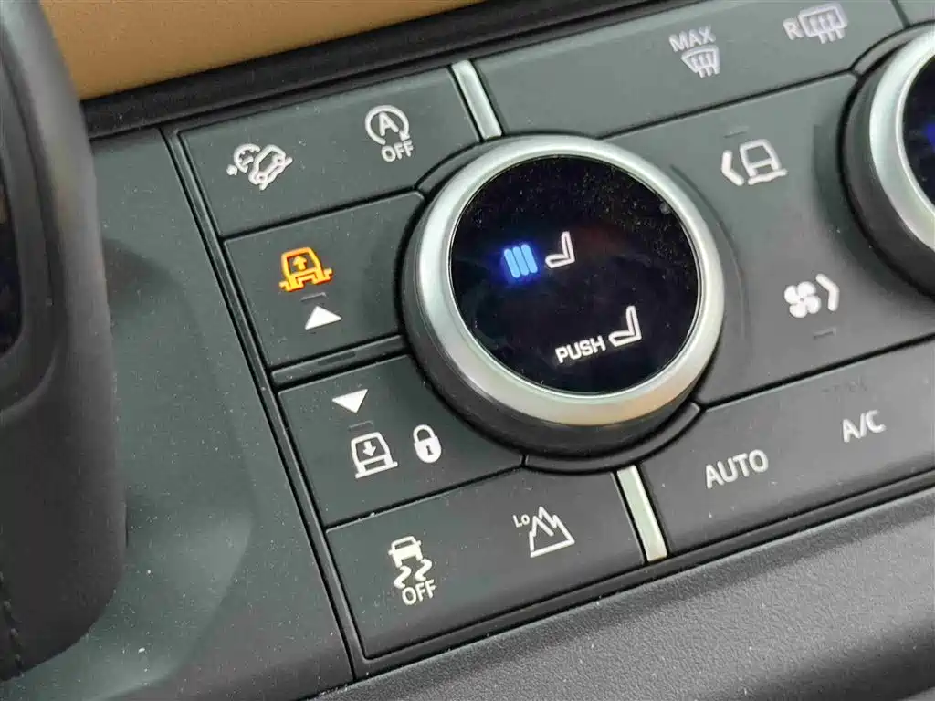Land Rover Defender 2024 110 3.0T P400 X фото 17