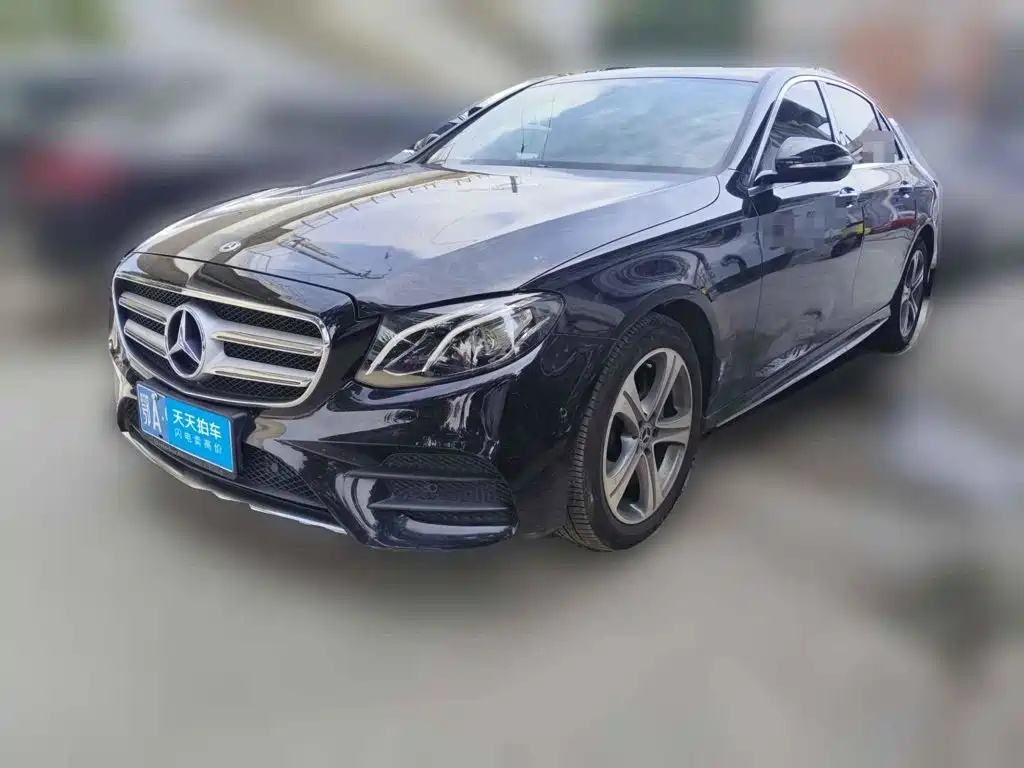 صورة 1 - Mercedes-Benz E-Class