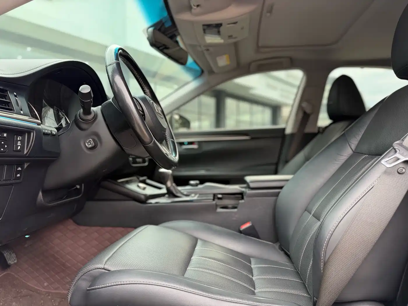 Lexus ES 2015 250 Elegance Edition фото 4