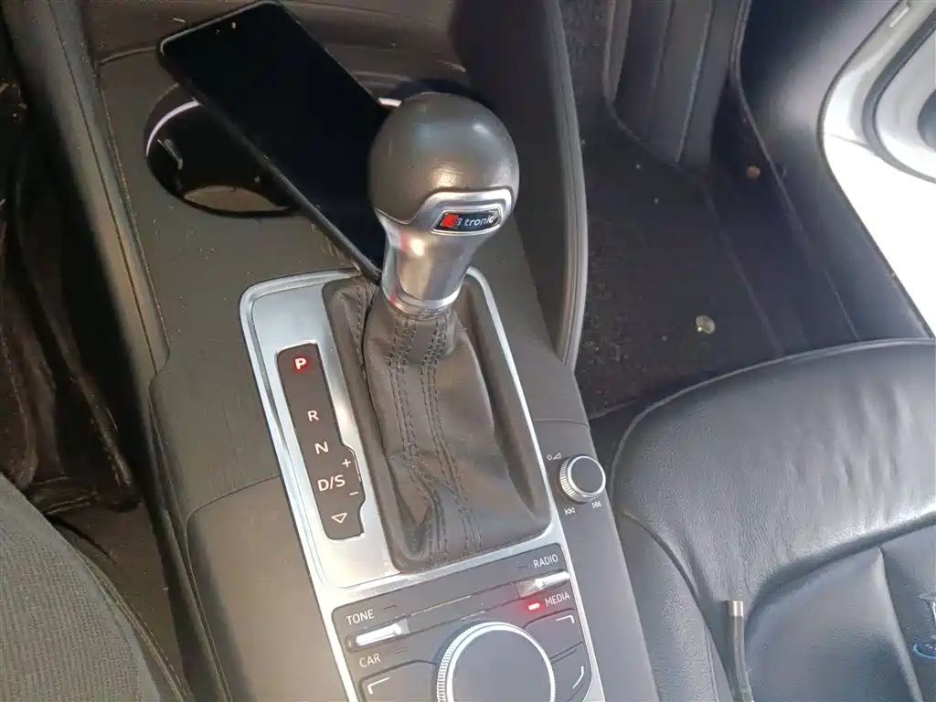 Audi A3 2014 Sportback 35 TFSI Automatic Comfort фото 10
