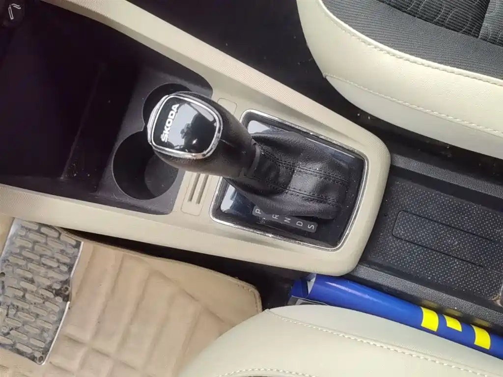 Škoda Fabia 2015 1.4L Automatic Pioneer Edition фото 14