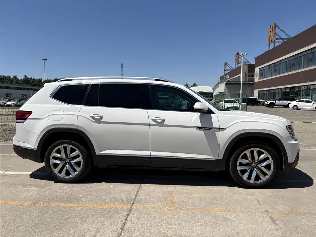 Volkswagen Teramont 2017 530 V6 4WD Flagship Edition фото 12