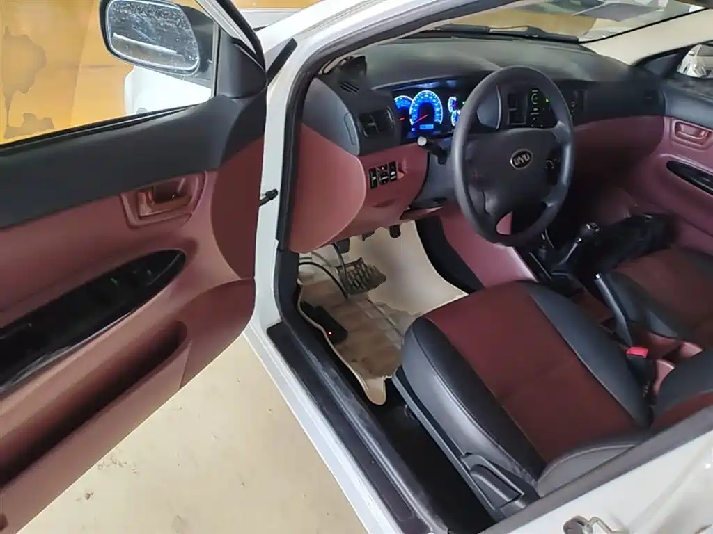 BYD F3 2012 Energy-saving Edition 1.5L Manual Comfort фото 16