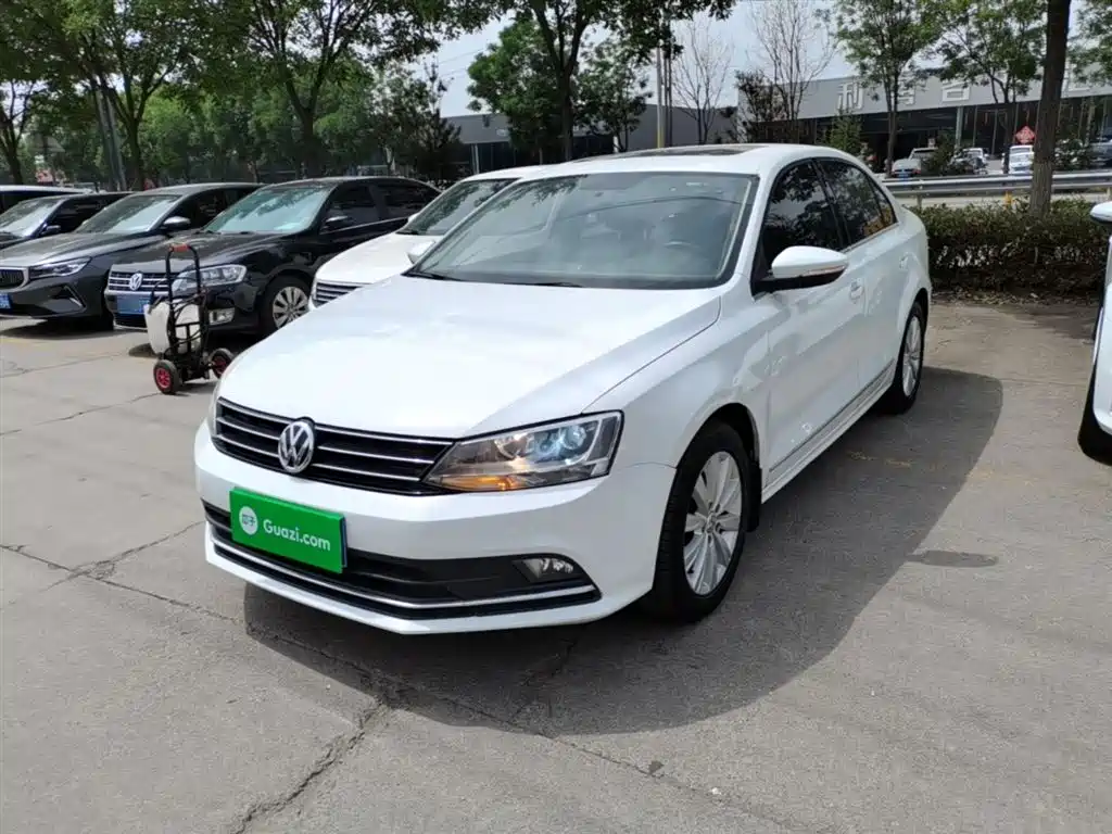 Volkswagen Sagitar 2016 230TSI 25th Anniversary Edition фото 2