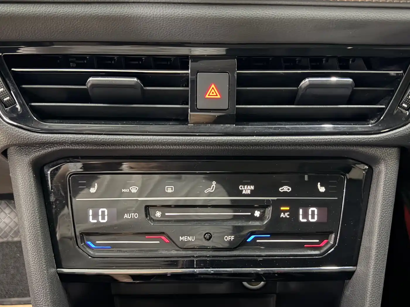 Volkswagen Tharu 2022 280TSI FWD Luxury Edition фото 9