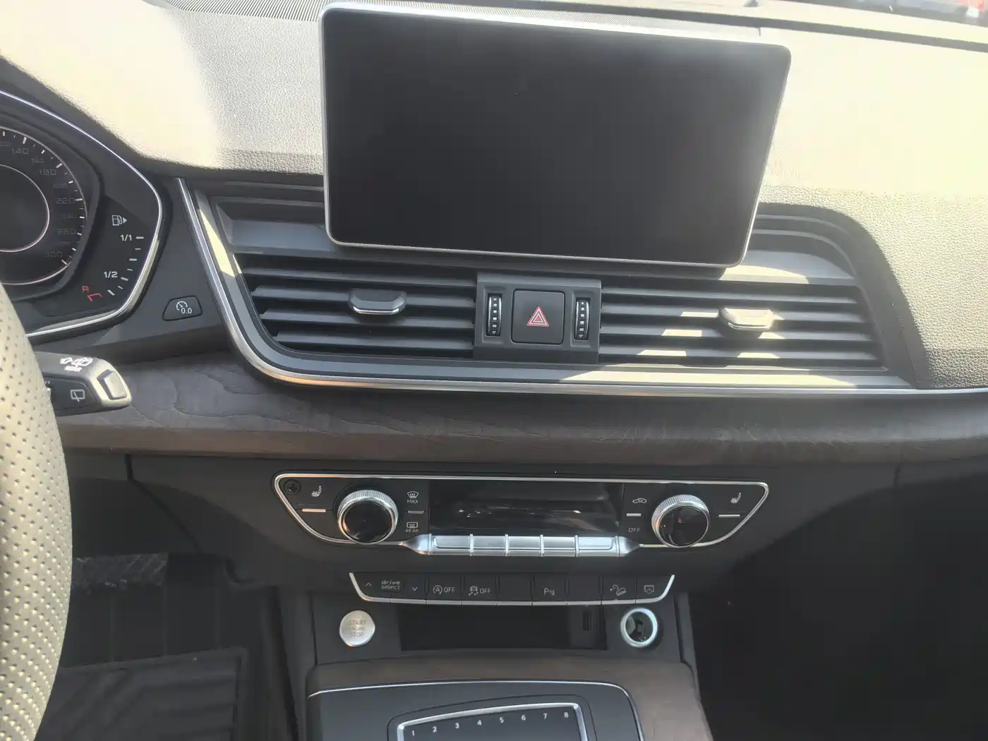 Audi Q5L 2018 45 TFSI Exclusive Elegance (China V) фото 16