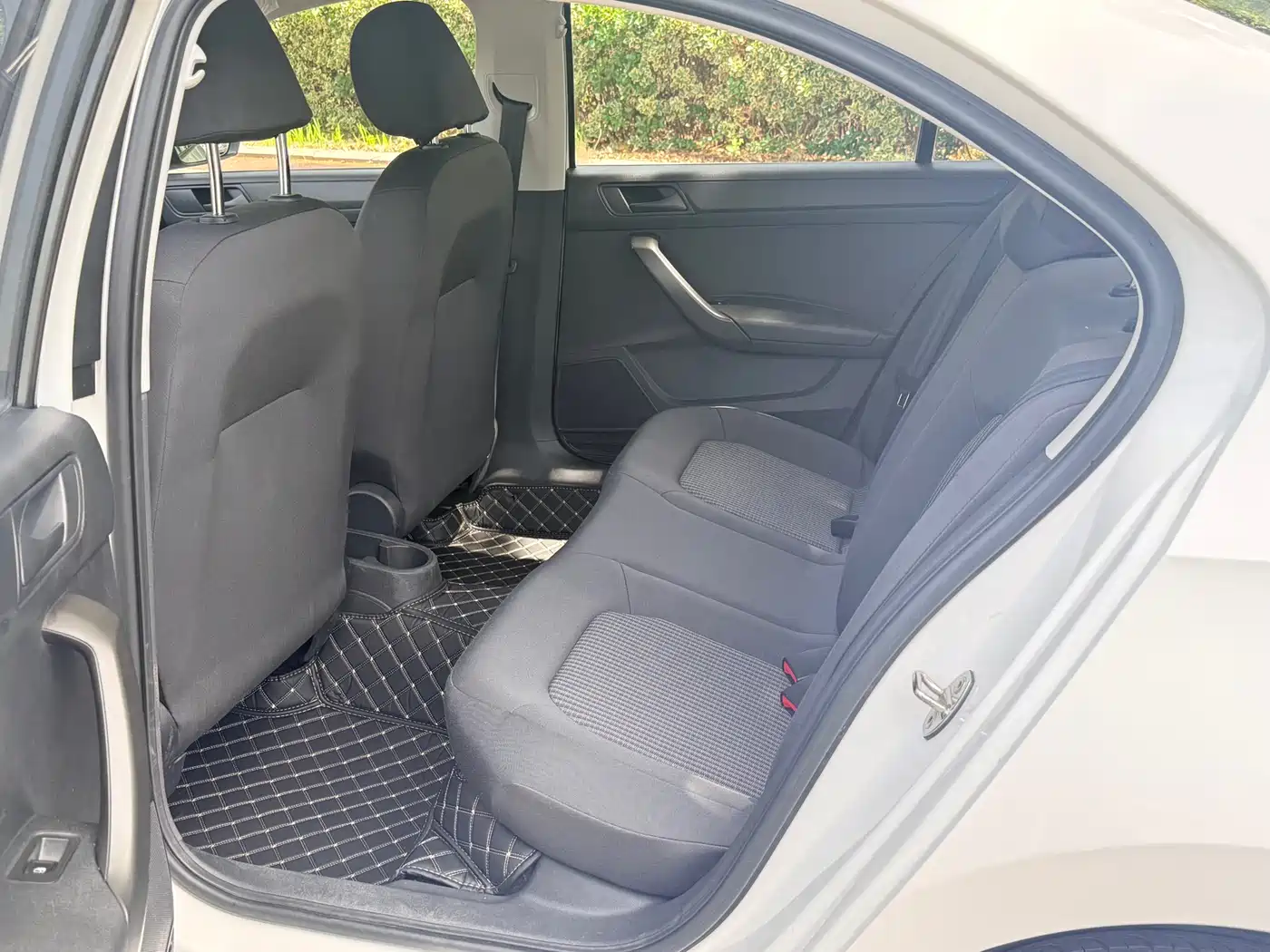Volkswagen Santana 2016 1.6L Manual Trend Edition фото 9
