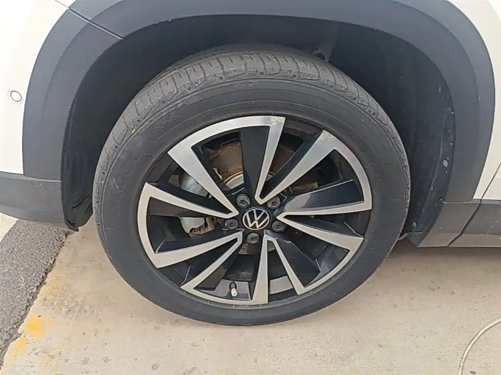 Volkswagen Tharu 2021 330TSI 4WD Flagship фото 23