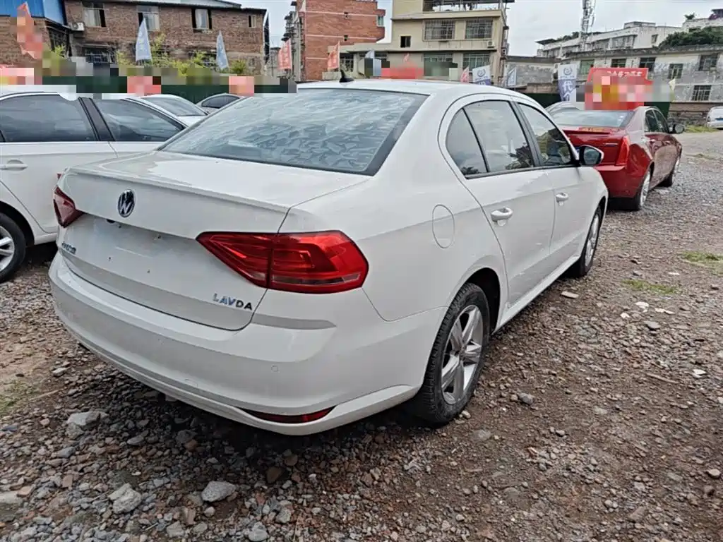Volkswagen Lavida 2017 1.6L Automatic Trend Edition фото 7