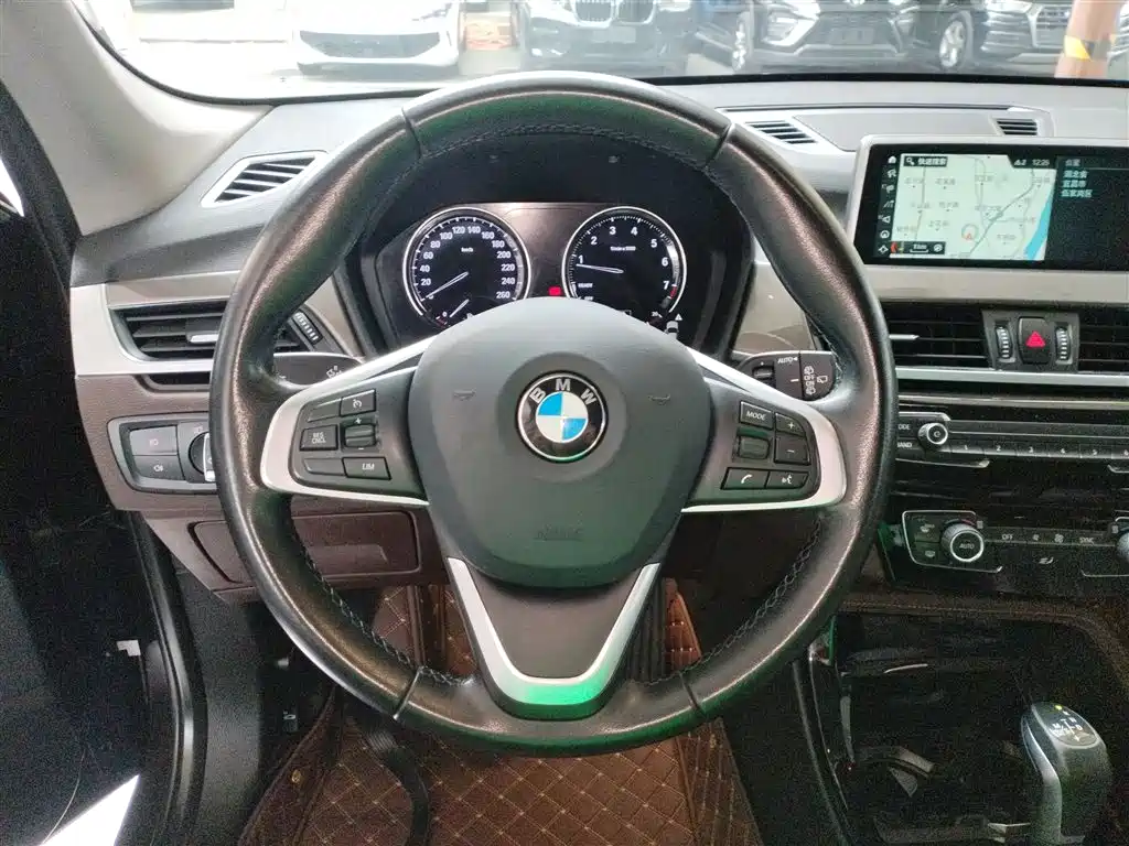 BMW X1 2019 xDrive20Li Premium Model фото 5