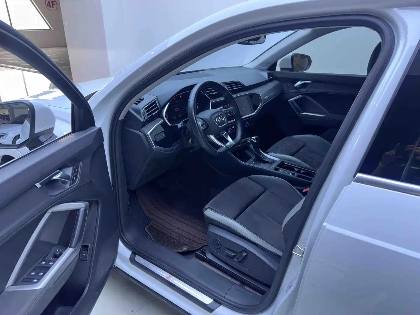 Audi Q3 2023 35 TFSI Fashion Dynamic (1.4T) фото 8