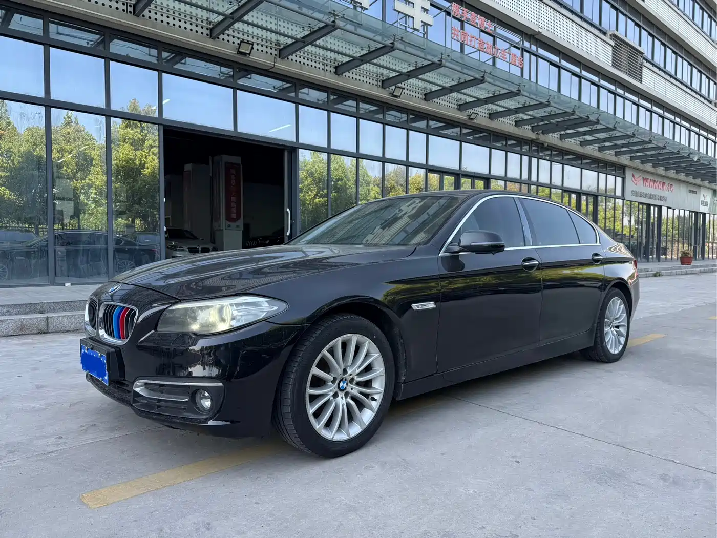 BMW 5 Series 2017 525Li Luxury Design Package