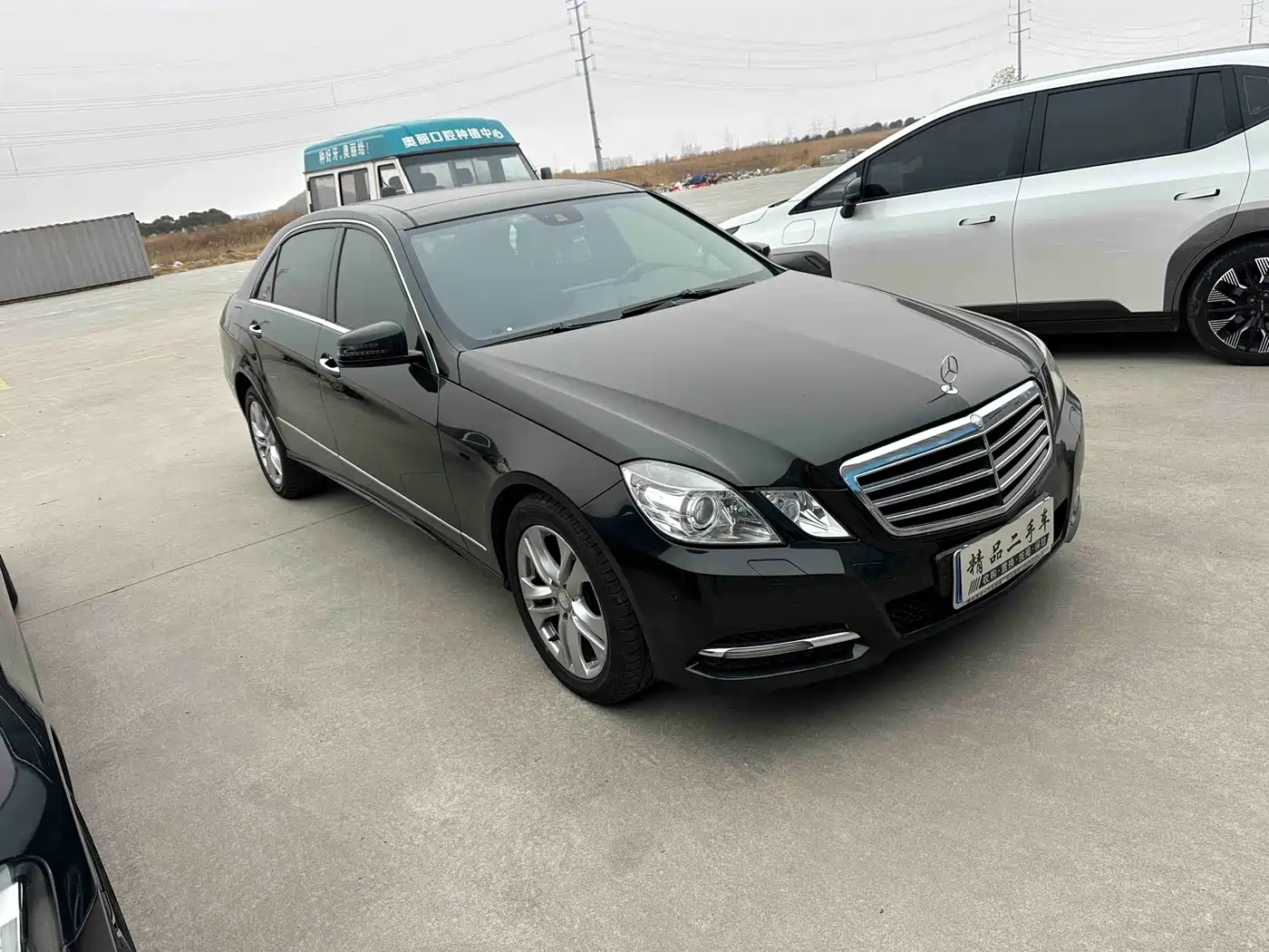 Mercedes-Benz E-Class 2010 E 300 L Fashion фото 4