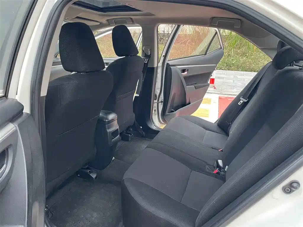 Toyota Corolla 2017 1.2T CVT GL-i фото 9