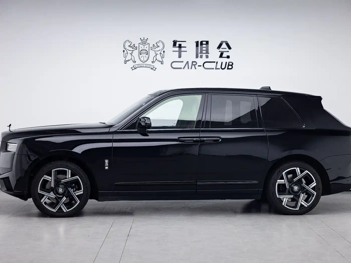 Rolls-Royce Cullinan 2018 4-Seater Version фото 3