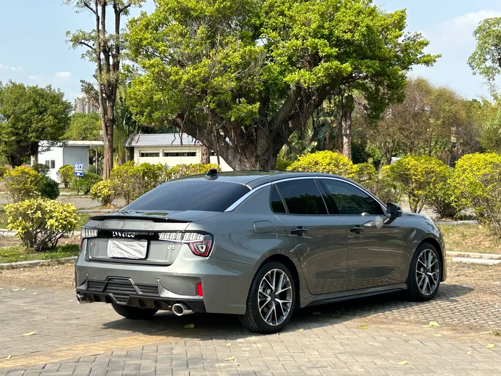 Фото 22 - Lynk & Co 03