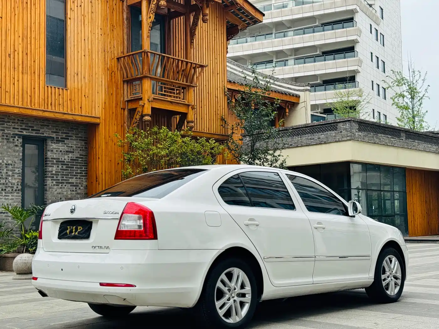 Škoda Octavia 2014 1.6L Auto Yijun Edition фото 8