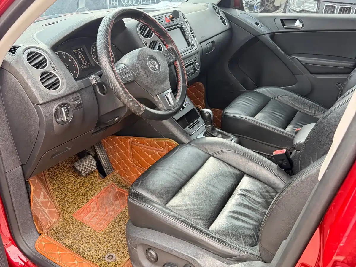 Volkswagen Tiguan 2011 Model 2.0TSI R-Line фото 7