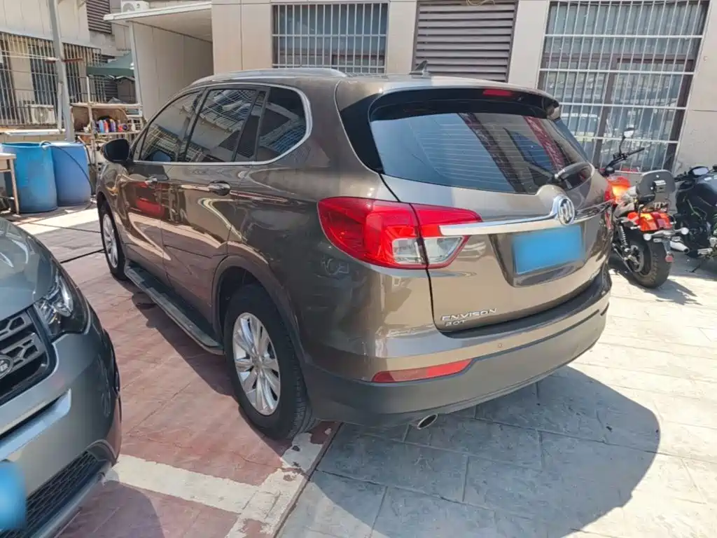 Photo 5 - Buick Envision Plus