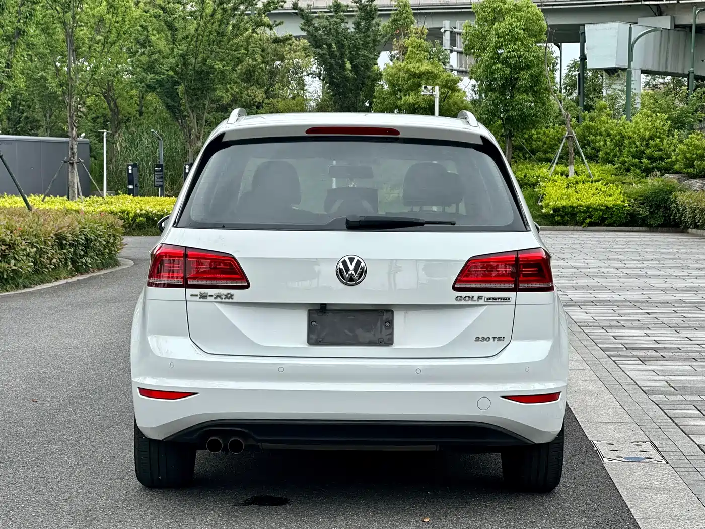 Volkswagen Golf Sportsvan 2016 230TSI Automatic Progressive фото 5