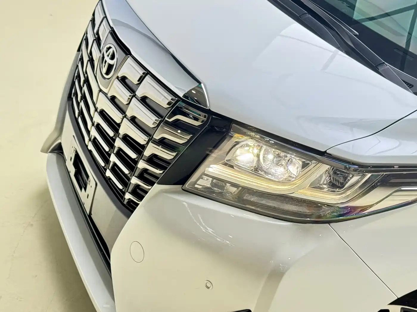 Toyota Alphard 2015 3.5L Luxury Edition фото 16