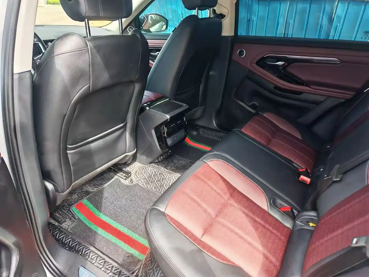 Land Rover Range Rover Evoque 2022 Range Rover Evoque L 249PS R-Dynamic Luxury Edition фото 6